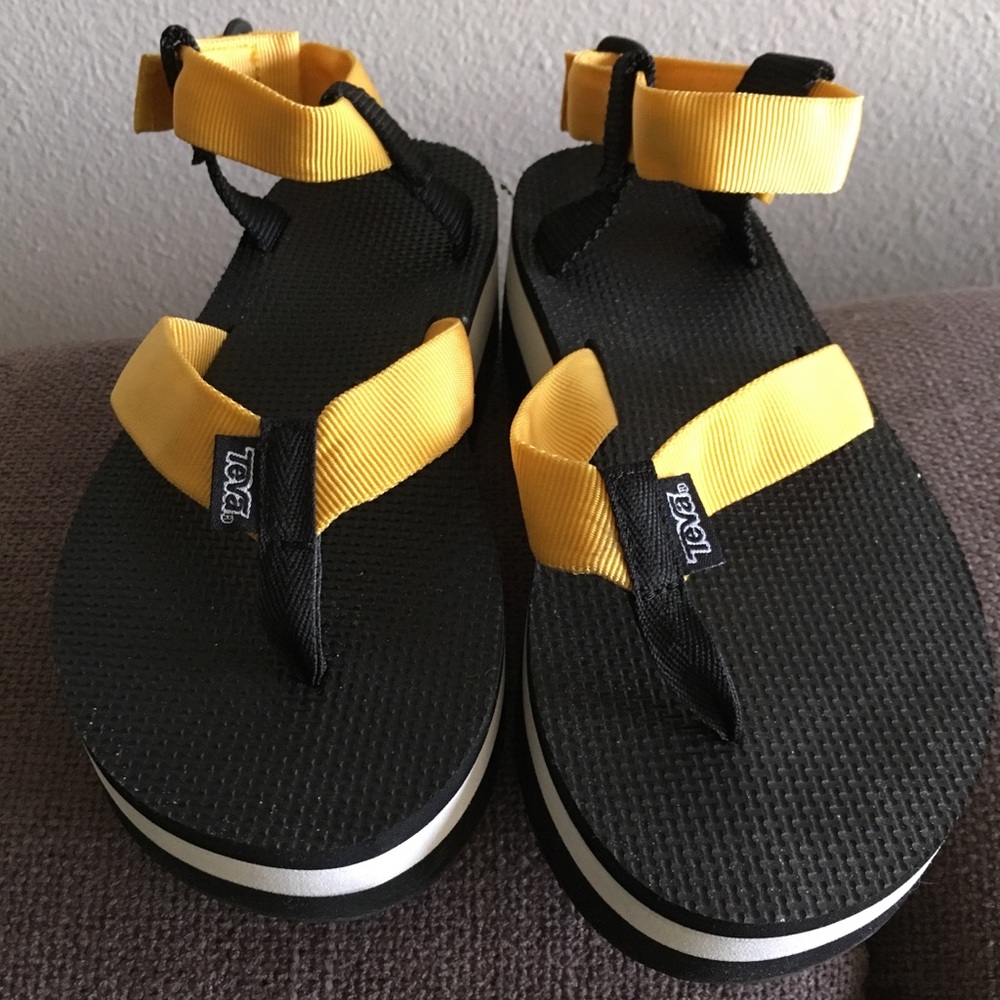 Teva Women’s Flatform Sandal